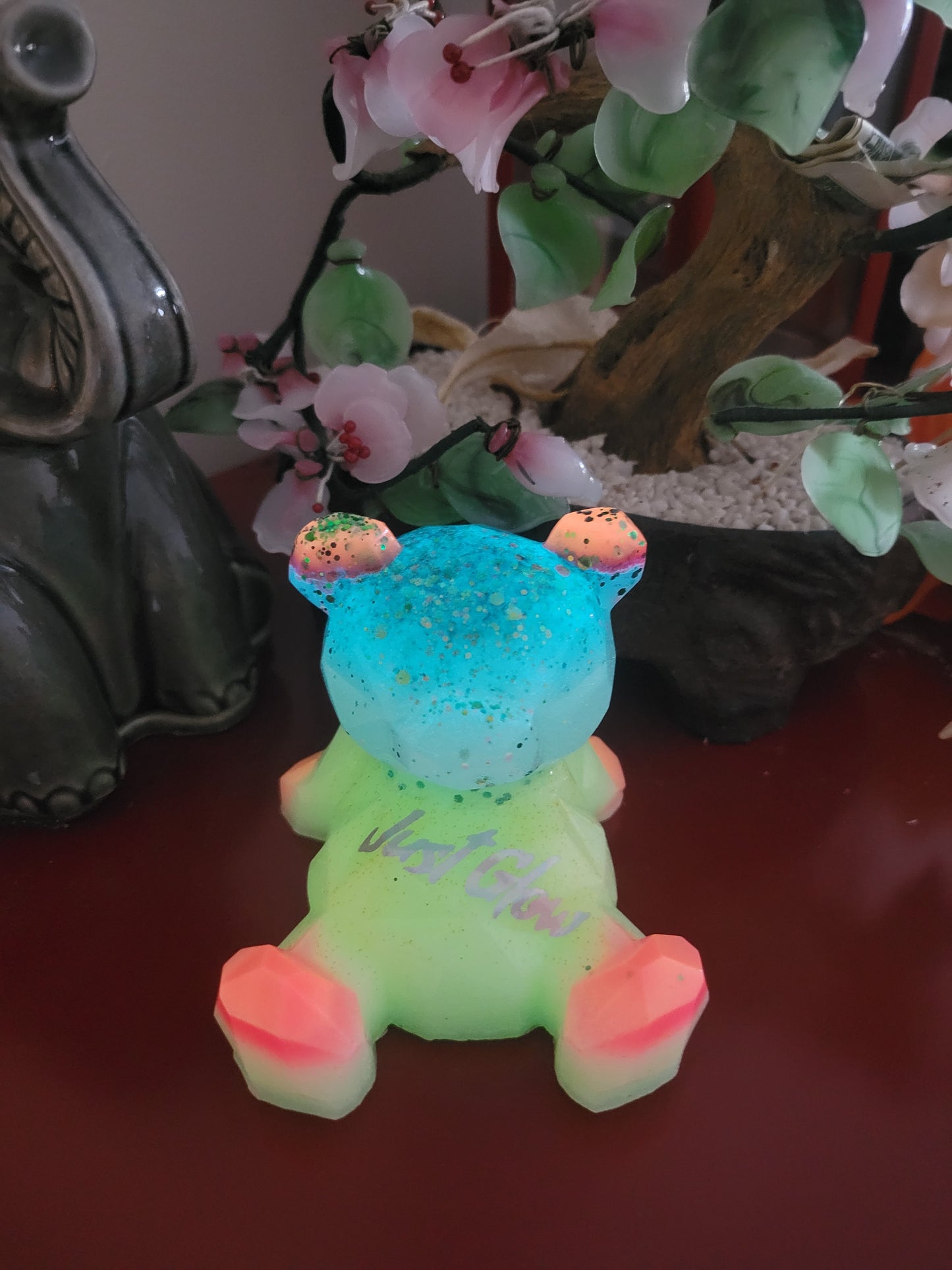Bear phone holder